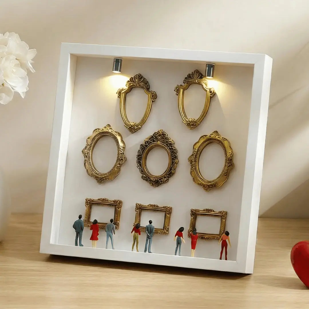 Museum Of Us Bilderrahmen, personalisiertes Geschenk für Paare, Museum of Us Minifiguren, Mini-Museen Ofus-Set, 22,9 x 30,5 cm, goldene Rahmen, Museumsbilder mit Lichtern, perfekt für Hochzeiten Museum Of Us Bilderrahmen, personalisiertes Geschenk für Paare, Museum of Us Minifiguren, Mini-Museen Ofus-Set, 22,9 x 30,5 cm, goldene Rahmen, Museumsbilder mit Lichtern, perfekt für Hochzeiten